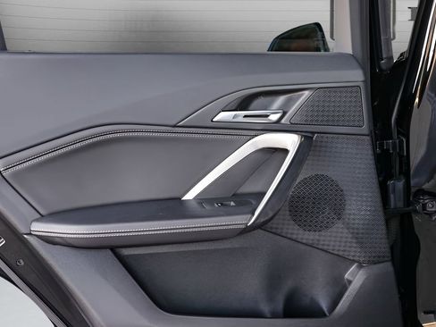 Used 2023 BMW X1 xDrive28i w/ M Sport Package image 34