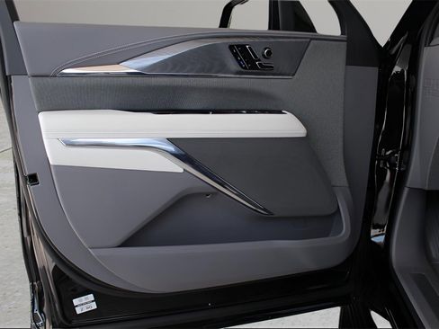 New 2025 Cadillac Escalade IQ Luxury 1 w/ Smart Trailering package image 10