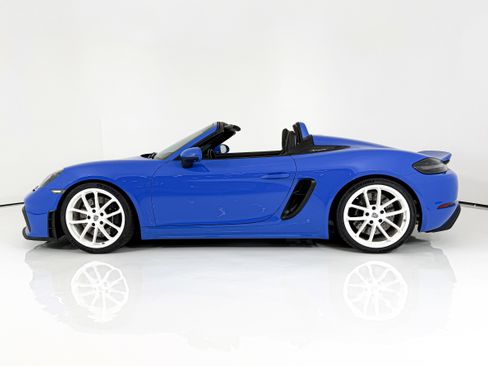 Used 2023 Porsche 718 Boxster Spyder image 3