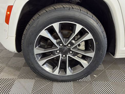 Used 2023 Jeep Grand Cherokee Overland image 16