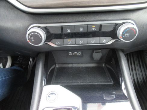 Used 2024 Nissan Altima 2.5 SV FWD image 19
