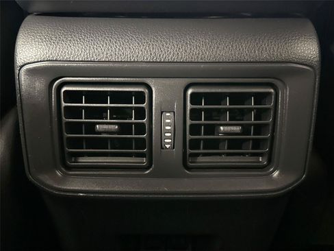 Used 2022 Toyota RAV4 XSE AWD/4WD image 35