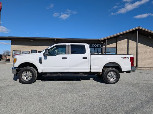 Used 2017 Ford F250 XL w/ Power Equipment Group image 11