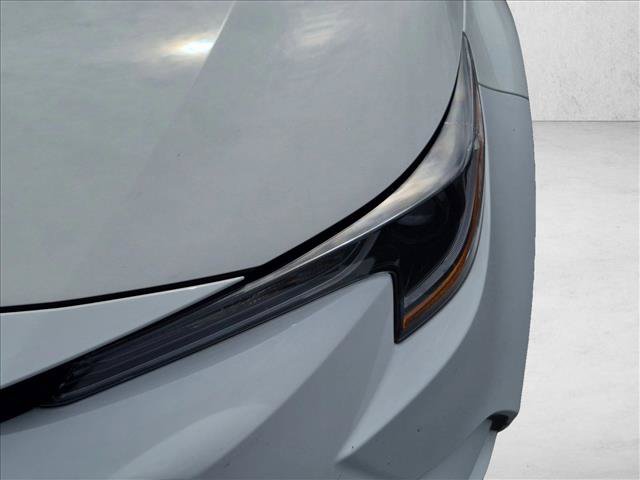 Used 2025 Toyota Corolla LE FWD image 9