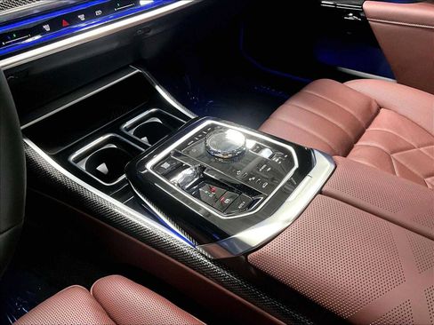 Used 2025 BMW 760i xDrive w/ Premium Package image 20