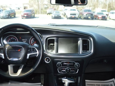 Used 2016 Dodge Charger R/T RWD image 18