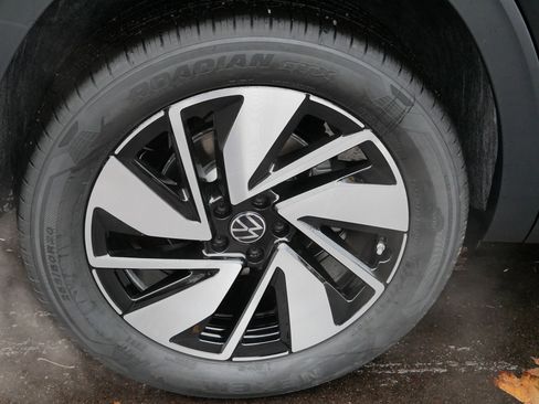 New 2026 Volkswagen Atlas SEL image 5