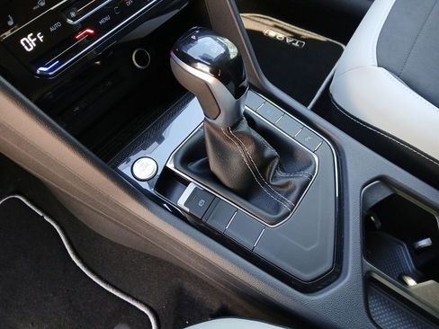 New 2026 Volkswagen Taos SE FWD image 22