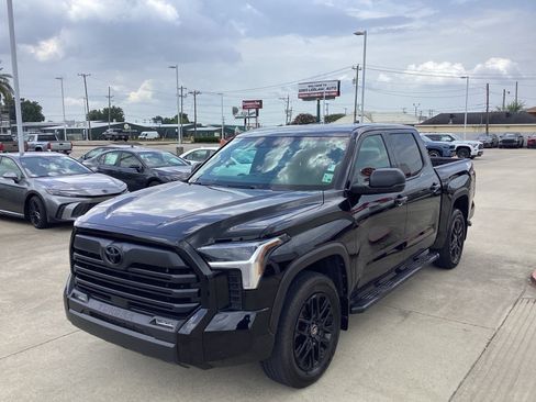 Used 2026 Toyota Tundra SR5 w/ SX Package RWD image 3