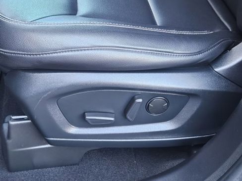 Certified 2020 Ford Explorer XLT w/ Equipment Group 202A image 12