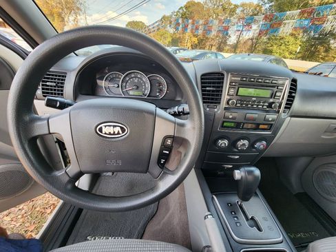 Used 2009 Kia Sorento LX image 13