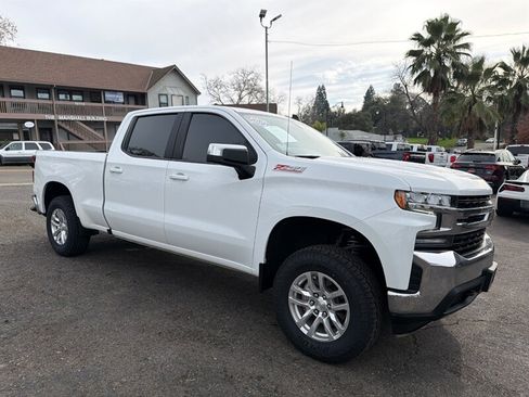 Used 2022 Chevrolet Silverado 1500 LT w/ Z71 Off-Road Package AWD/4WD image 6