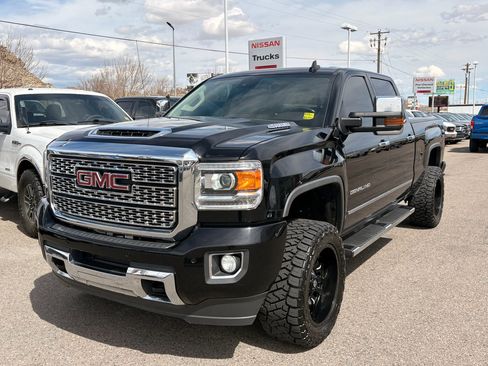 Used 2018 GMC Sierra 3500 Denali image 1