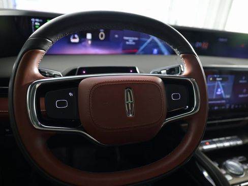 Used 2024 Lincoln Nautilus Black Label image 21