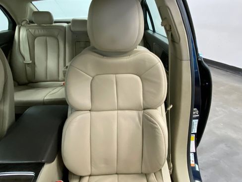 Used 2017 Lincoln Continental Select w/ Climate Package image 18