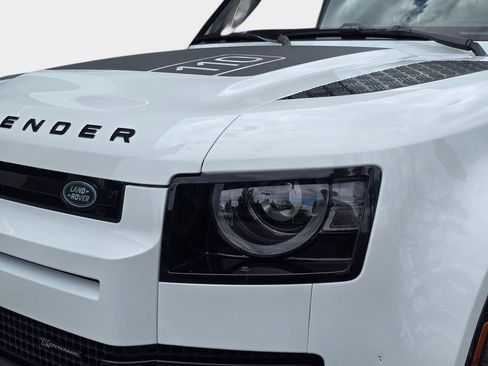 Used 2023 Land Rover Defender 110 X-Dynamic SE AWD/4WD image 33