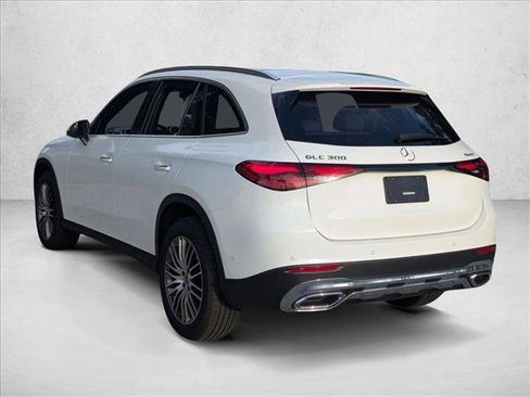Used 2025 Mercedes-Benz GLC 300 4MATIC image 7