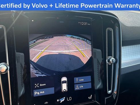 Used 2022 Volvo XC40 T5 Momentum image 29