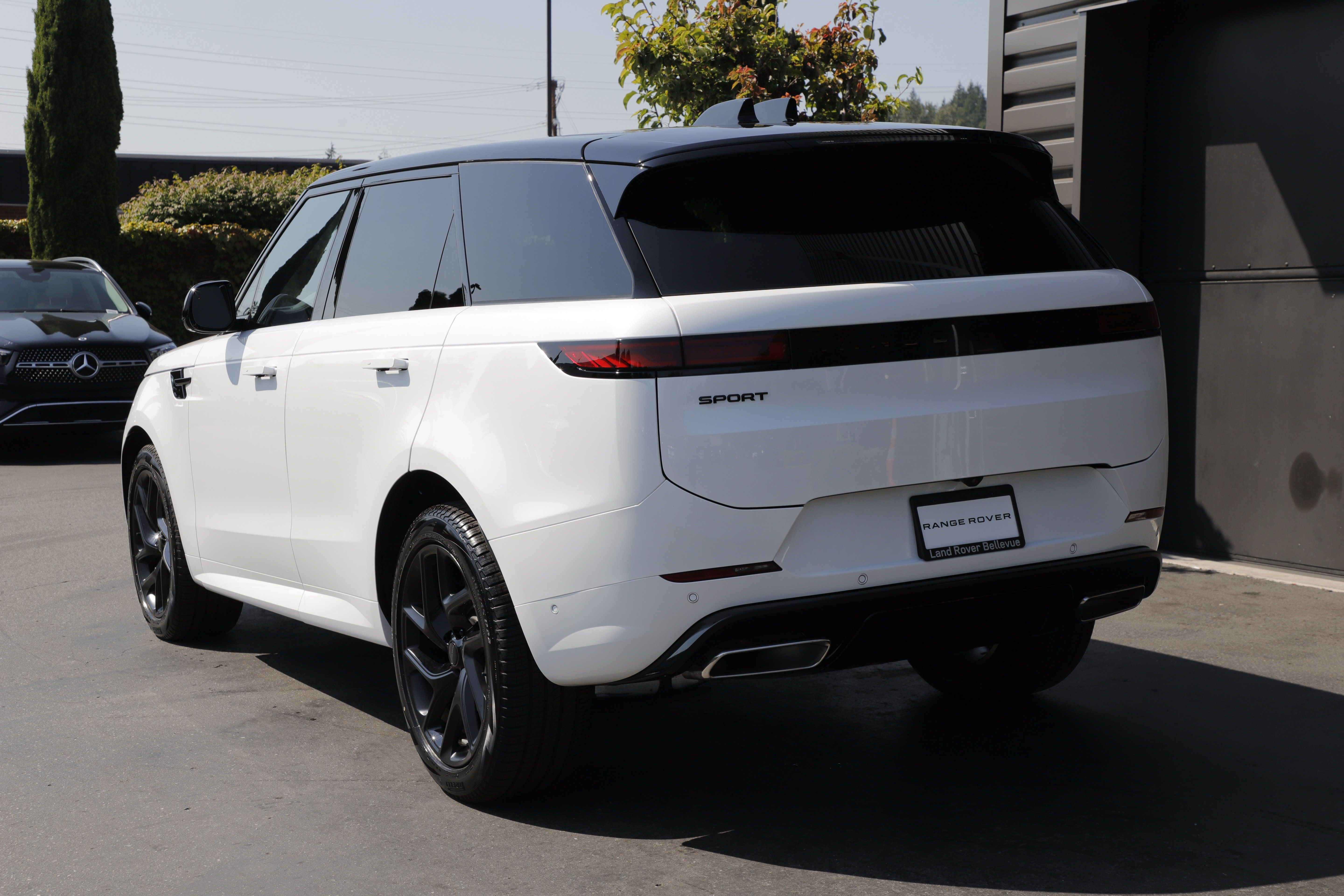 New 2026 Land Rover Range Rover Sport Dynamic SE AWD/4WD image 6