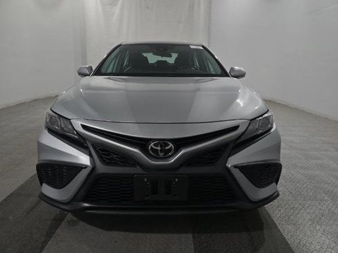 Used 2023 Toyota Camry SE FWD image 2