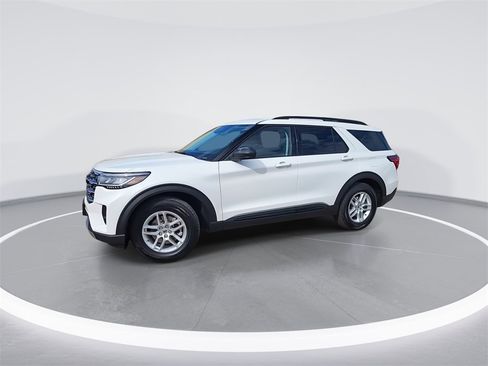 New 2026 Ford Explorer Active image 4