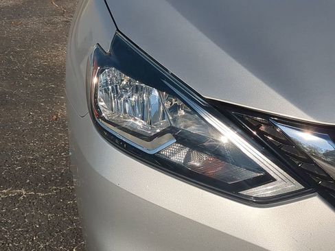 Certified 2019 Nissan Sentra SV image 11