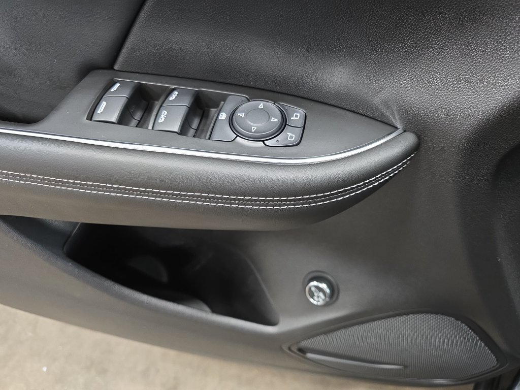 Used 2023 Buick Envision Preferred w/ Sport Touring Package AWD/4WD image 28