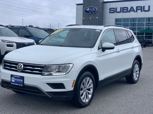 Used 2018 Volkswagen Tiguan SE w/ Panoramic Sunroof Package AWD/4WD image 3