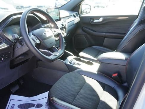 Used 2025 Ford Escape ST-Line AWD/4WD image 19