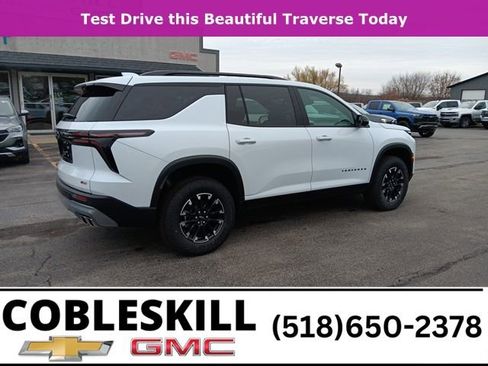 New 2026 Chevrolet Traverse Z71 w/ Driver Confidence Package image 3