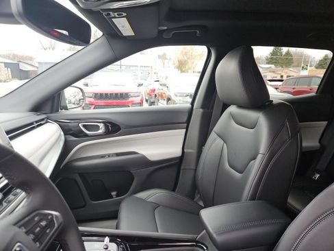 New 2026 Jeep Compass Limited image 30