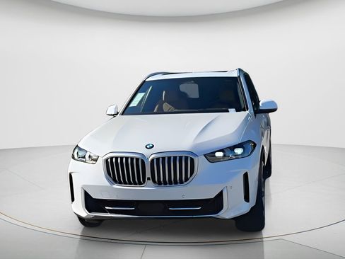New 2026 BMW X5 xDrive40i w/ Parking Assistance Package AWD/4WD image 3