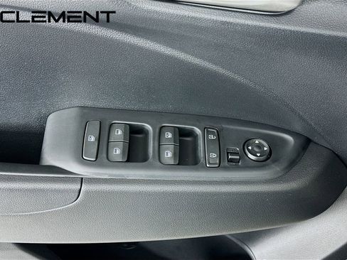 Certified 2026 Hyundai Venue SEL FWD image 25