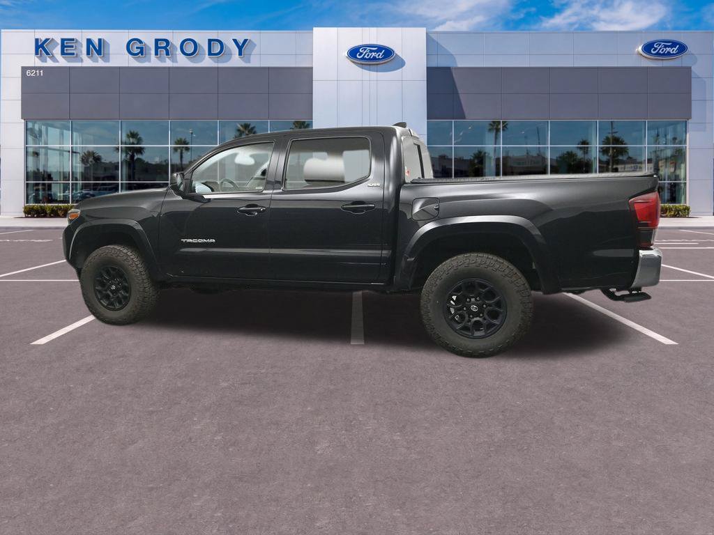 Used 2019 Toyota Tacoma SR5 AWD/4WD image 3