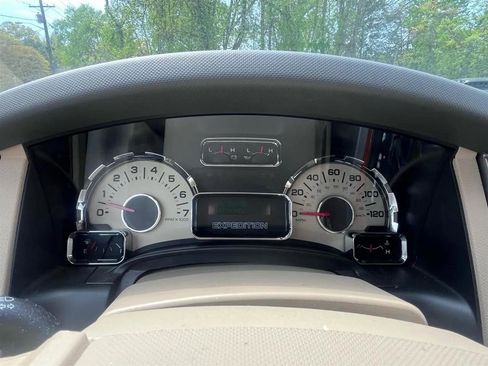 Used 2010 Ford Expedition Eddie Bauer AWD/4WD image 27
