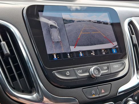 Used 2024 Chevrolet Equinox Premier AWD/4WD image 18