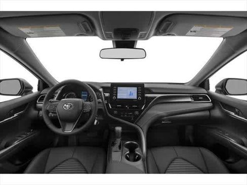 Used 2021 Toyota Camry SE image 5