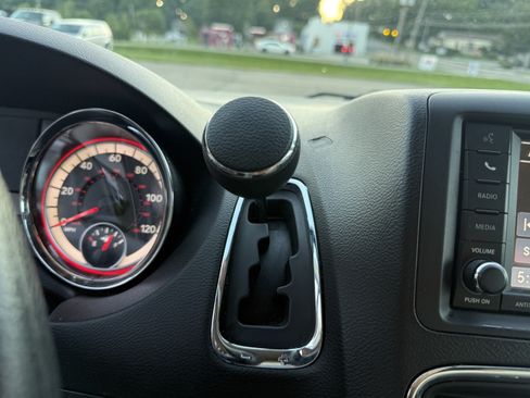 Used 2017 Dodge Grand Caravan SE w/ Power Window Group FWD image 24