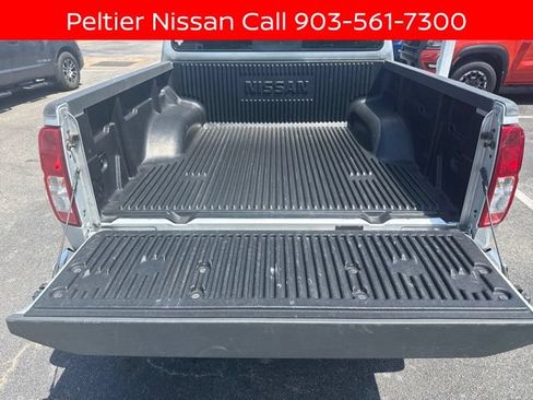 Certified 2017 Nissan Frontier SV AWD/4WD image 3