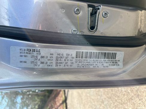 Used 2019 Jeep Cherokee Latitude Plus w/ Comfort/Convenience Group image 7