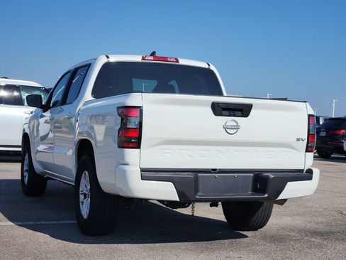 Used 2024 Nissan Frontier SV RWD image 4