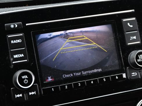 Used 2017 Honda CR-V LX image 15