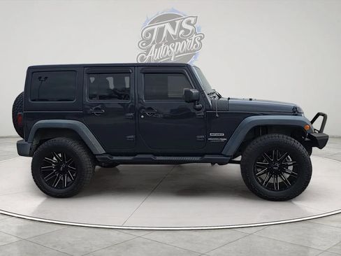 Used 2018 Jeep Wrangler Unlimited Sport S image 6
