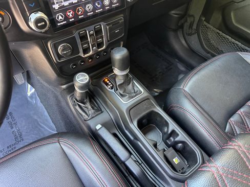 Used 2022 Jeep Gladiator Sport AWD/4WD image 42