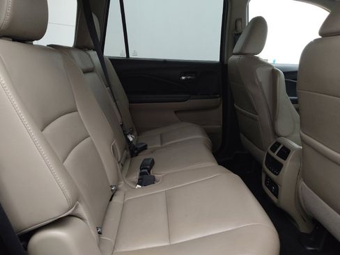 Used 2018 Honda Pilot Touring image 19