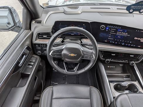 Certified 2025 Chevrolet Tahoe Premier RWD image 15