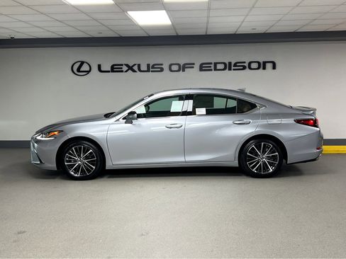 New 2025 Lexus ES 350 w/ Premium Package image 4
