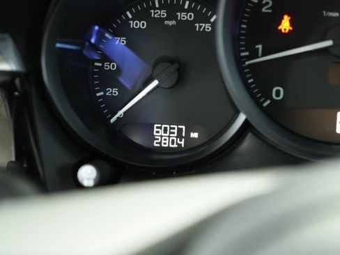 Used 2025 Porsche Macan image 15