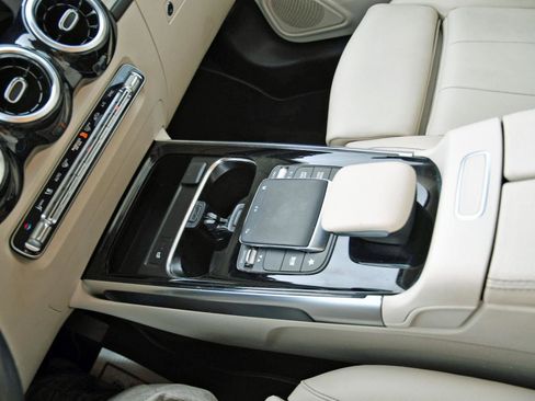 Used 2022 Mercedes-Benz GLB 250 w/ Premium Package image 29