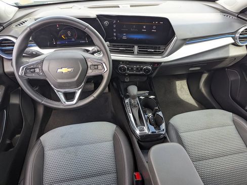 Used 2025 Chevrolet Trax LT w/ Driver Confidence Package FWD image 27